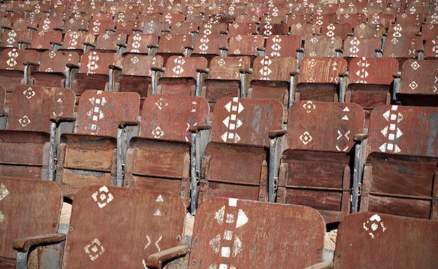 cinema-abandoned-outdoor-movie-theater-in-the-desert-of-sinai2