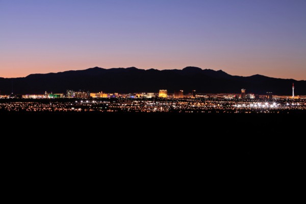 o-LAS-VEGAS-STRIP-SKYLINE-900