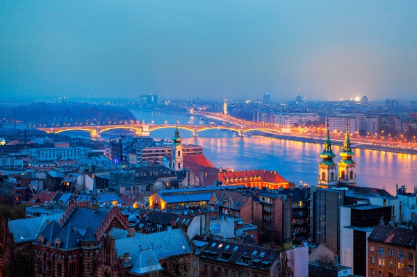 469056_vengriya_budapest_budapesht_gorod_vecher_panorama__2048x1365_(www.GdeFon.ru)