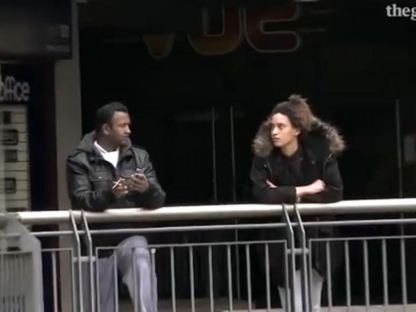 Video-une-femme-drague-des-mecs-dans-la-rue-pour-denoncer-le-sexisme-au-quotidien_exact780x585_l