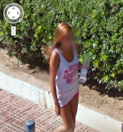 hot-girls-google-street-1