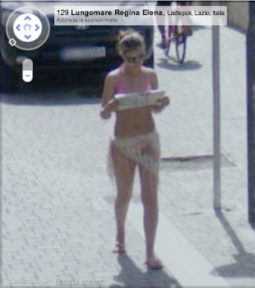 hot-girls-google-street-23