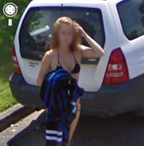 hot-girls-google-street-34