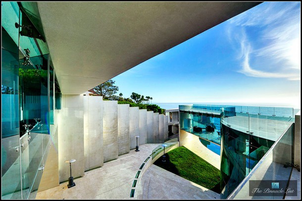 la-fabuleuse-maison-diron-man-est-desormais-a-vendre11