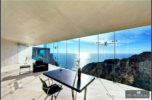 la-fabuleuse-maison-diron-man-est-desormais-a-vendre22