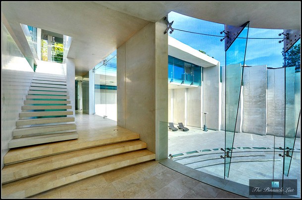 la-fabuleuse-maison-diron-man-est-desormais-a-vendre6