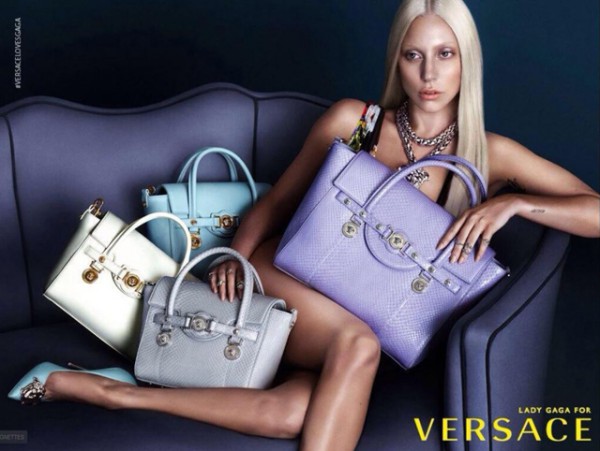 ladygaga-Versace-pub