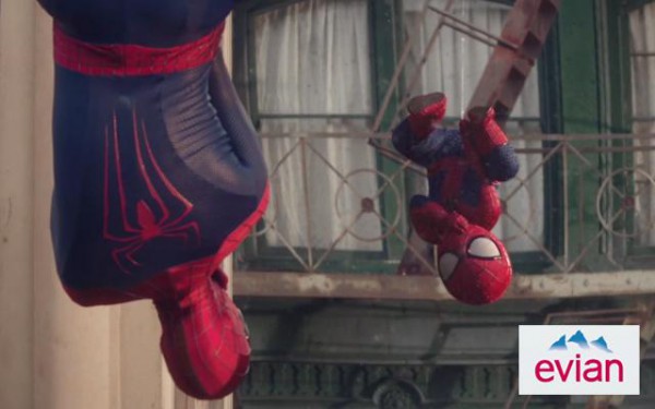 pub-evian-devoile-bebe-spider-man-L-kQeJt_