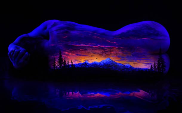 John-Poppleton-body-painting-black-light-10