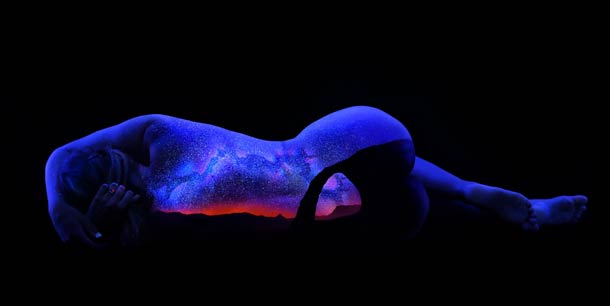 John-Poppleton-body-painting-black-light-9