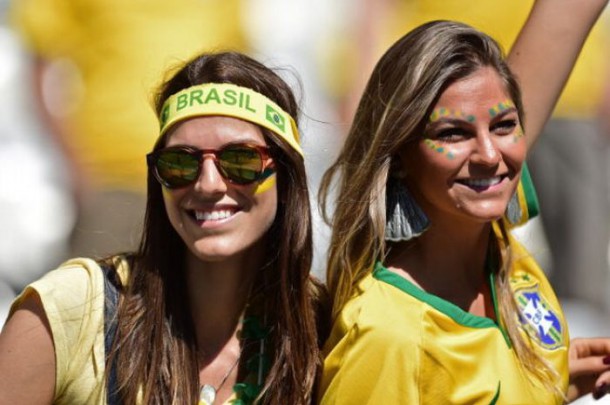 FBL-WC-2014-MATCH49-BRA-CHI-FANS