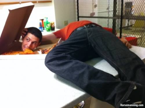 a97885_horsemaning_6-pizza