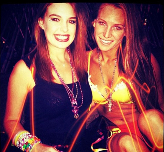 burnetts-festival-girls-thechive-27