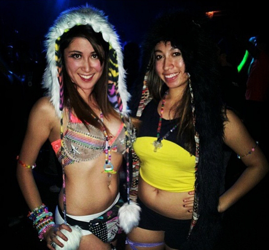 burnetts-festival-girls-thechive-30