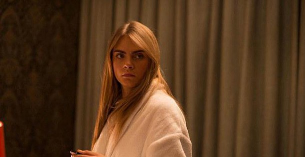 cara-sublime-en-peignoir