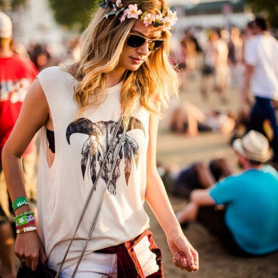p3glh6-l-c680x680-skull-bones-shirt-girls-white-hat-blonde-bag-ram-skull-feathers-boho-red-plaid-flowers-sunglasses-festival-cut-out-girls-shirt-flower-hairband-bracelets-muscle-tank-t-s-e1406046539641