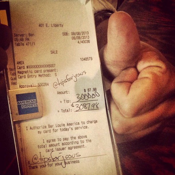 un-homme-laisse-un-pourboire-de-10-000-au-restaurant-411955