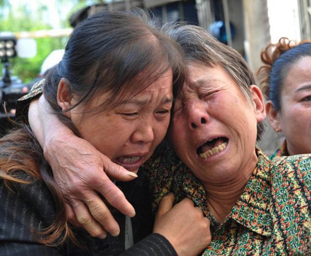 Mums Astonishing Reunion After 37 Years With Daughter