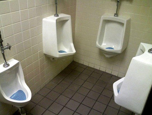 funny-awkward-bathroom-quad