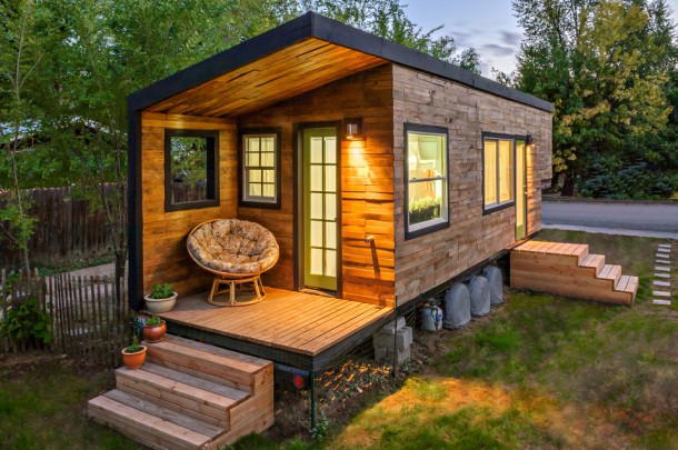 1) The tiny House