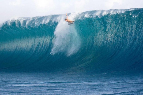 La plus grande vague jamais surfée dépasserait un immeuble de 10 étages