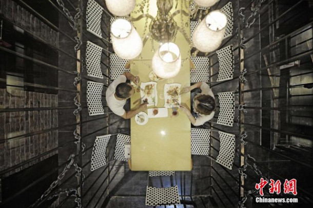 Prison-themed-restaurant-Tianjin03