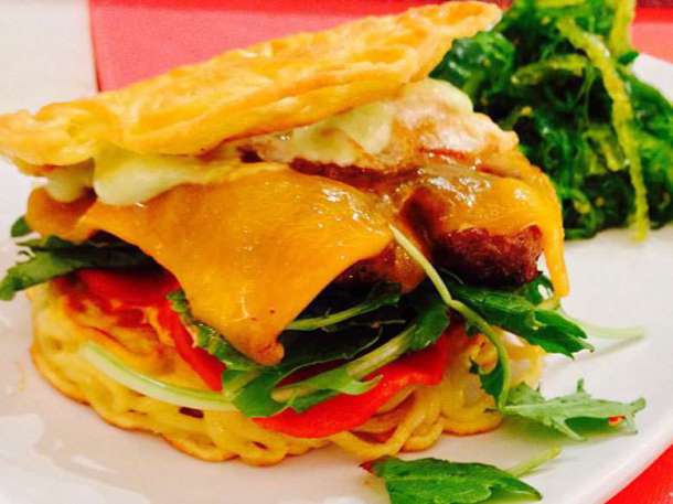 Un-ramen-burger_exact780x585_l