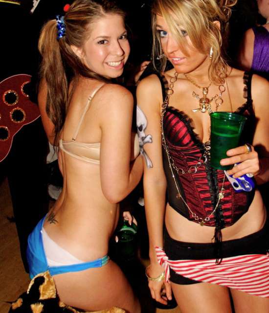 a2-halloween-girls-2014-550-0