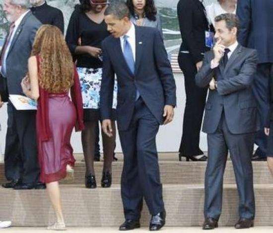 barack-obama-et-nicolas-sarkozy-mate-un-petit-cul-1247477430487