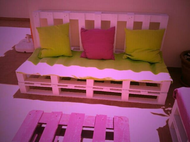 529965_266608426780930_712204896_n