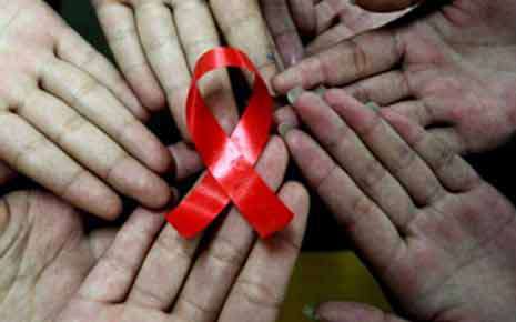 7640087013_les-progres-de-la-lutte-contre-le-sida-sont-menaces-par-le-manque-de-financements