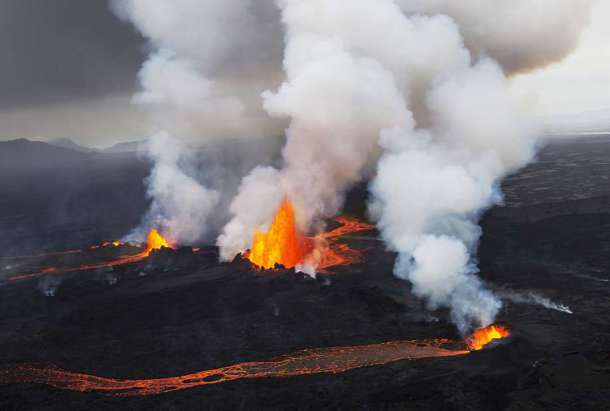  est une fissure du volcan Holuhraun en Islande.