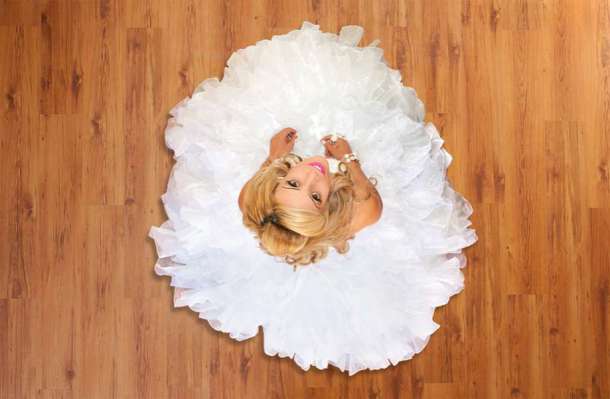 Portrait d'une jeune mariée à Anapolis, Brésil.