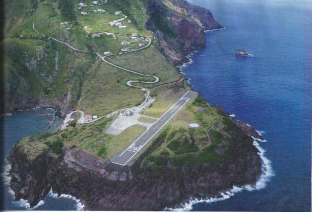 Saba-Landing-Strip-Juancho-E.-Yrausquin-Airport