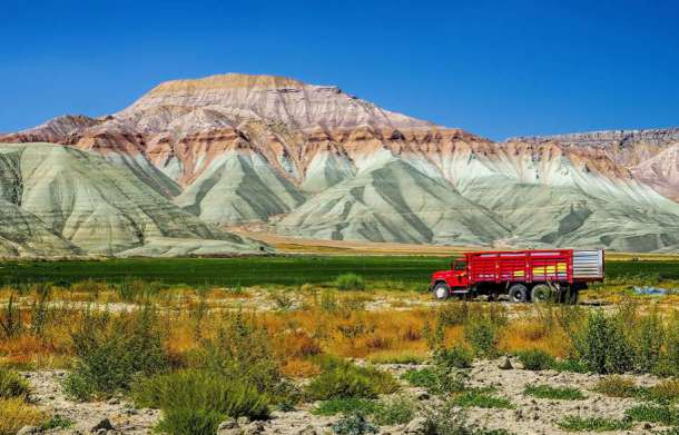Une montagne volcanique avec des couleurs vraiment spectaculaires à Ankara, Turquie.