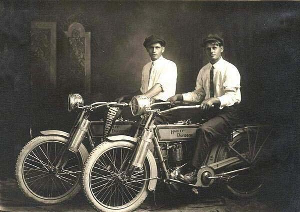 William Harley et Arthur Davidson en 1914