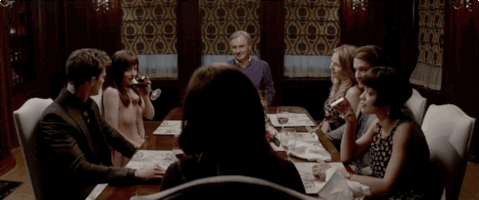 Les dîners entre vos deux familles sont une occurrence régulière. Même si vous avez souvent envie que ça dérape...