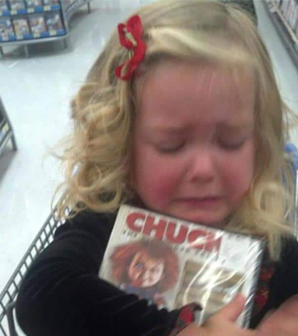 Ses parents ont refusé de lui acheter le film avec la poupée...