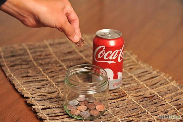 Si vous avez des pièces de monnaie sales, trempez-les dans du coca !