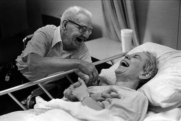 old-couple-laughing