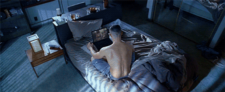 Quand ils vous disent " je ne regarde pas de p*rno', il faut comprendre "J'efface mon historique à chaque fois et je le fais que quand tu n'es pas là"