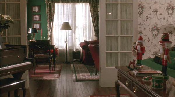 03-Home-Alone-movie-house-piano