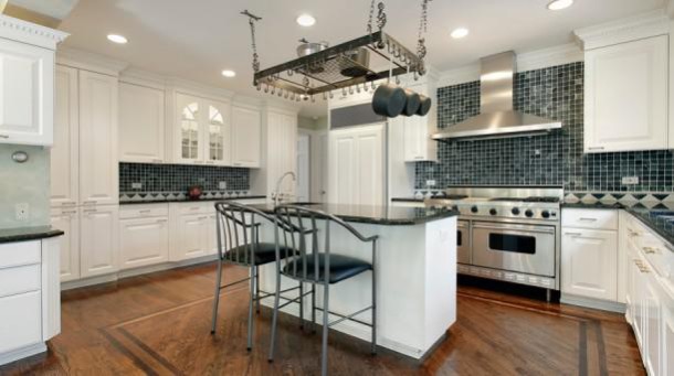 08-Home-Alone-real-house-updated-kitchen-611x342