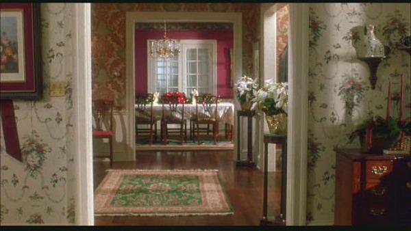 13-Home-Alone-movie-house-looking-into-dining-room