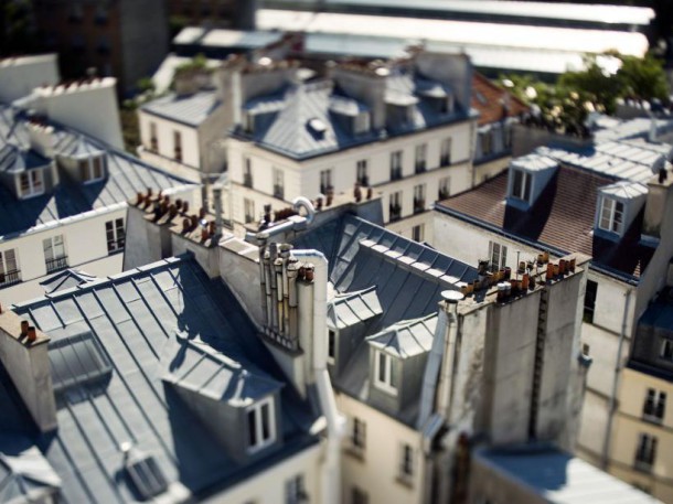 Toitures prises avec un objectif tilt-shift, effet maquette (septembre 2013) (AFP PHOTO/FRED DUFOUR)