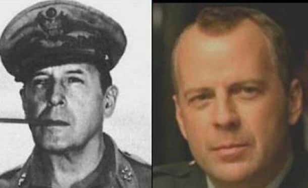 Bruce Willis / le général américain Douglas MacArthur