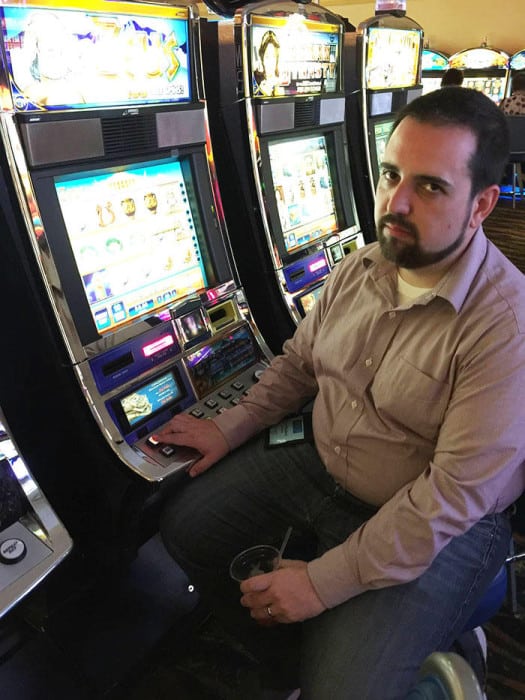 guy-travels-without-wife-has-no-fun-in-puerto-rico-101__700