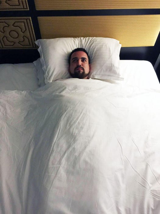 guy-travels-without-wife-has-no-fun-in-puerto-rico-91__700