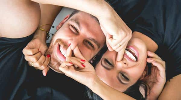 9-Reasons-Why-You-Should-Date-The-Girl-Who-Makes-You-Laugh