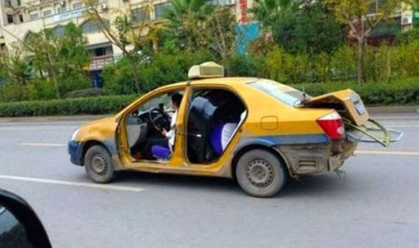 Avec ou sans porte, ça reste un taxi